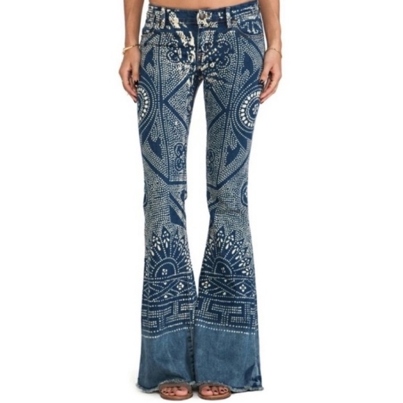 Free People discharge Bali Flare Printed Boho Festival Blue Denim size 29 - Picture 1 of 16